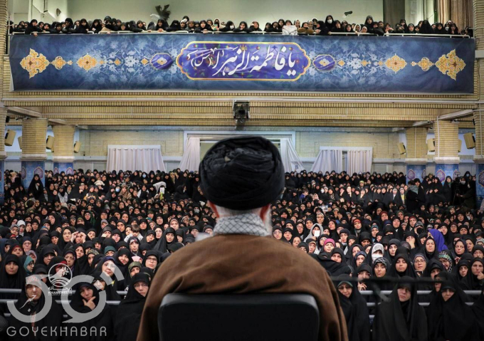 رهبر انقلاب: حقوق زن و مرد در خانواده یکسان است